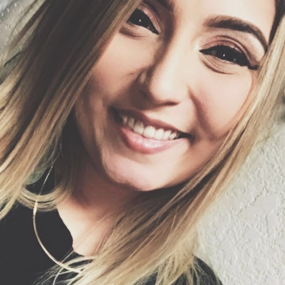 Meet your Posher, Ana